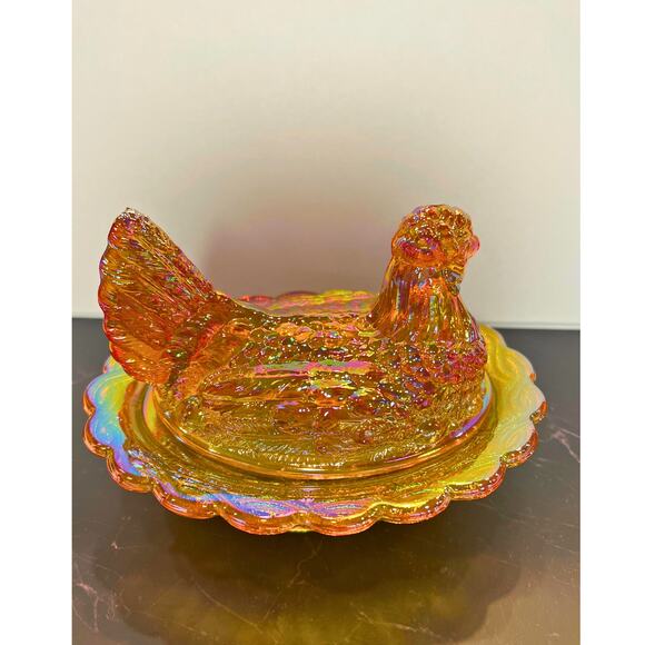 Mosser Marigold Carnival Hen on Nest - GLOWS - Picture 5 of 11
